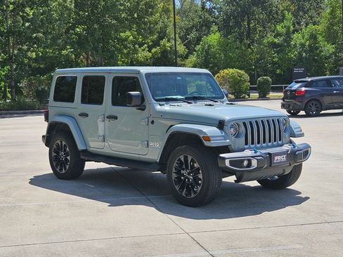 Used 2023 Jeep Wrangler Unlimited Sahara w/ Cold Weather Group AWD/4WD image 3