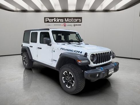 Used 2025 Jeep Wrangler Unlimited Rubicon 4xe w/ Safety Group AWD/4WD image 3