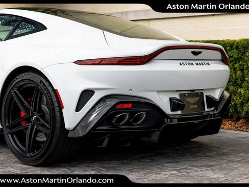 Used 2025 Aston Martin V8 Vantage Coupe image 33