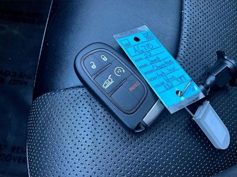 Used 2022 Jeep Cherokee Latitude Lux image 11