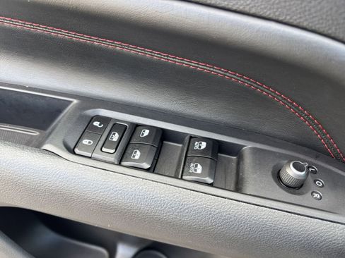 Used 2025 Jeep Compass Trailhawk image 20