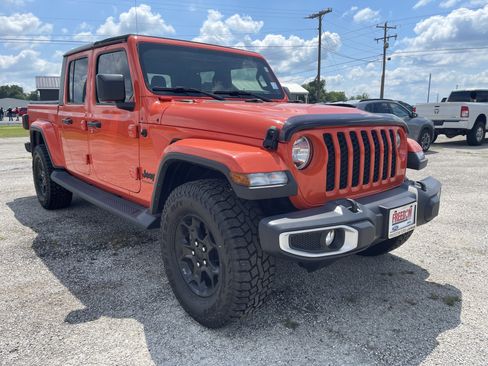 Used 2023 Jeep Gladiator Sport AWD/4WD image 2