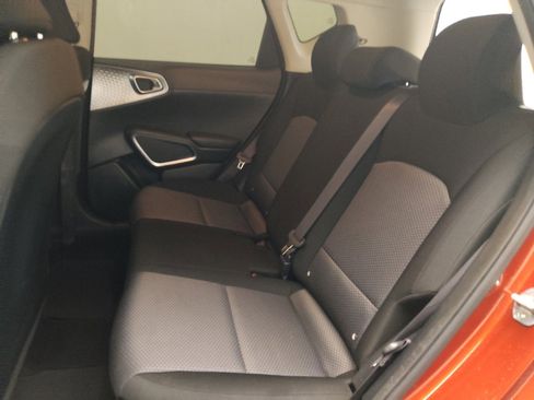 Used 2022 Kia Soul LX image 18