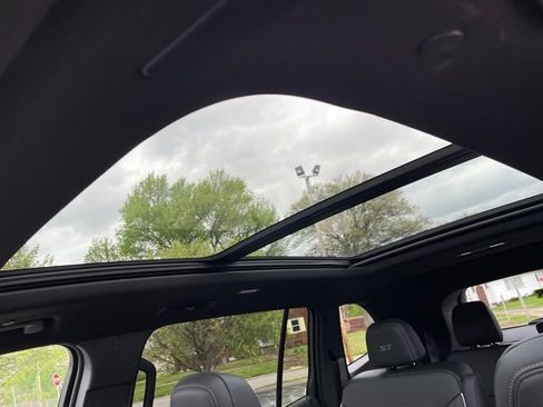 Used 2026 Buick Enclave Sport Touring w/ Super Cruise Package image 33