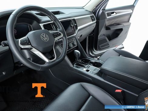 Used 2023 Volkswagen Atlas SE w/ Panoramic Sunroof Package FWD image 19