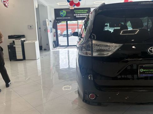 Used 2015 Toyota Sienna SE w/ SE Preferred Package FWD image 13