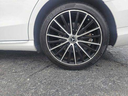 Used 2021 Mercedes-Benz C 300 Sedan image 4