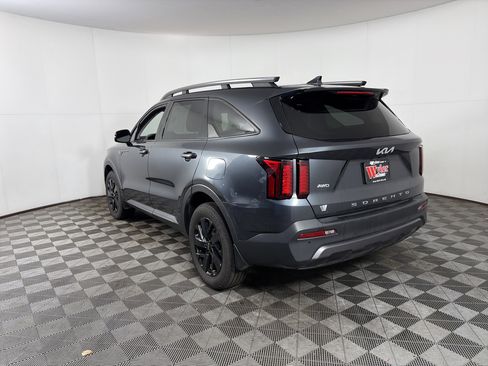 Certified 2022 Kia Sorento S w/ Panoramic Sunroof Package image 5
