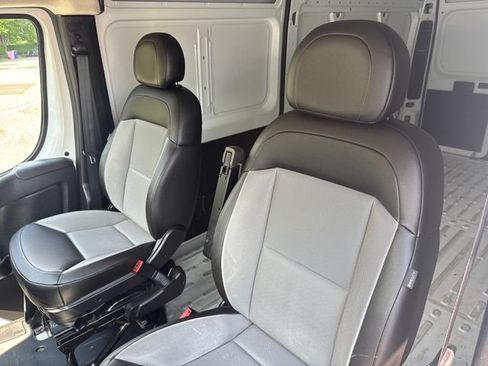 Used 2026 RAM ProMaster 2500 w/ Convenience Group FWD image 18