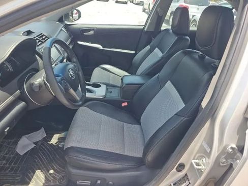 Used 2012 Toyota Camry SE FWD image 6