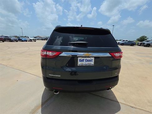 Used 2021 Chevrolet Traverse LT FWD image 9