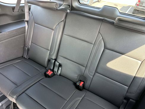 Certified 2023 Chevrolet Suburban LT w/ Luxury Package AWD/4WD image 12