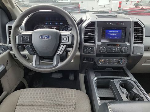 Used 2022 Ford F350 XLT w/ XLT Premium Package AWD/4WD image 17