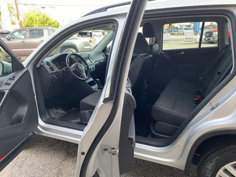 Used 2015 Volkswagen Tiguan S FWD image 23