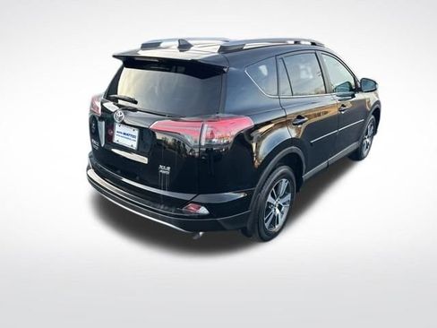 Used 2018 Toyota RAV4 XLE image 6