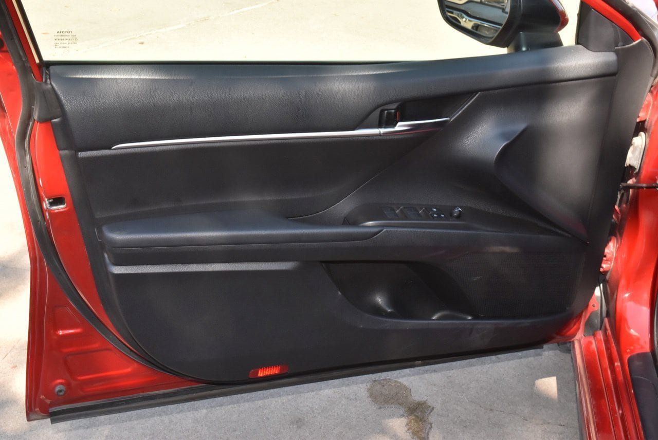 Used 2022 Toyota Camry SE w/ Convenience Package FWD image 33