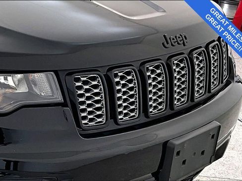 Used 2021 Jeep Grand Cherokee Laredo X image 37
