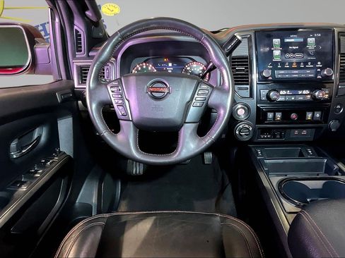 Used 2021 Nissan Titan PRO-4X w/ Pro-4x Convenience Package AWD/4WD image 10