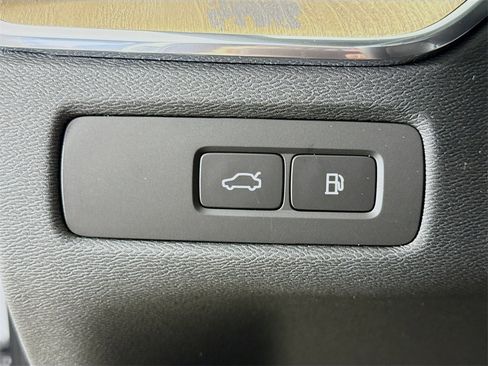 New 2026 Volvo XC60 T8 Plus w/ Protection Package Premier image 10