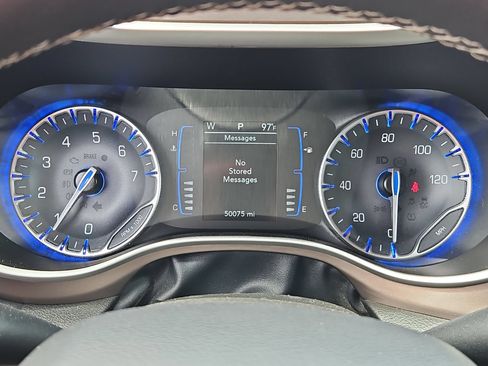 Used 2023 Chrysler Voyager LX FWD image 16