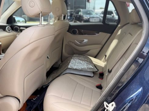 Used 2021 Mercedes-Benz GLC 300 image 6