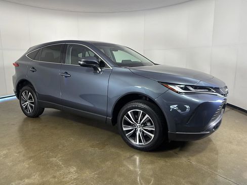 Used 2024 Toyota Venza LE AWD/4WD image 9