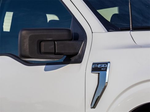 Used 2022 Ford F150 XLT w/ Trailer Tow Package image 3