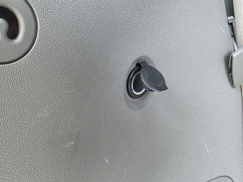 Used 2013 Chevrolet Traverse LT image 30