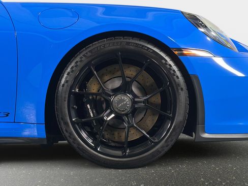 Used 2022 Porsche 911 GT3 RWD image 3