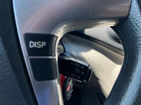 Used 2013 Toyota Highlander Plus FWD image 22