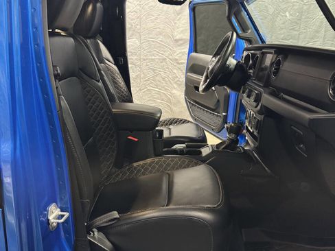 Used 2022 Jeep Gladiator Overland image 20