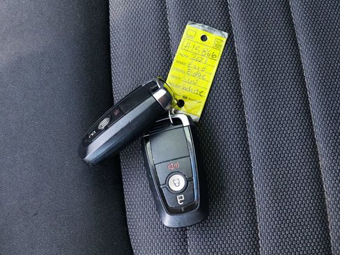 Used 2021 Ford Edge SE FWD image 57