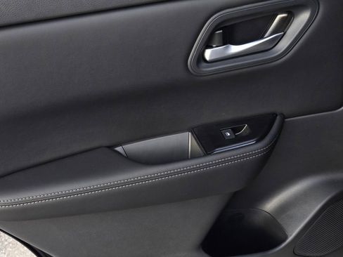 New 2026 Nissan Rogue SV image 10