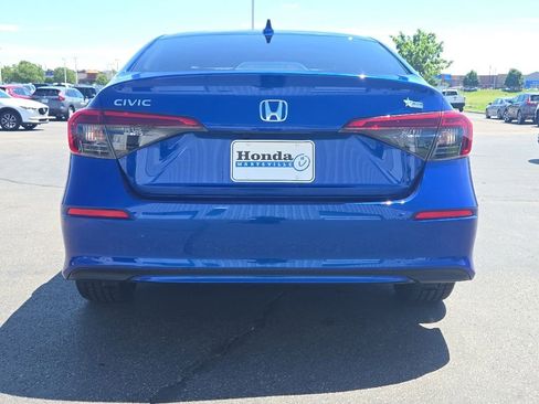 Used 2023 Honda Civic EX image 6