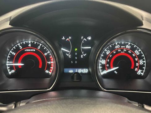 Used 2012 Toyota Highlander FWD image 12