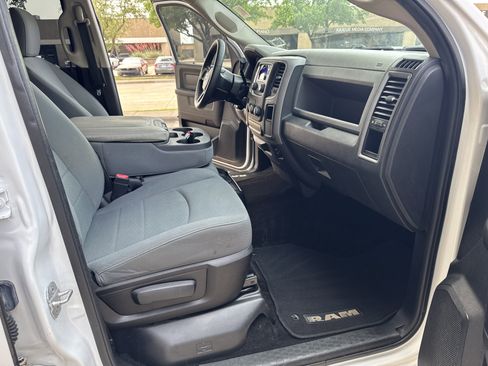 Used 2013 RAM 1500 Express RWD image 23