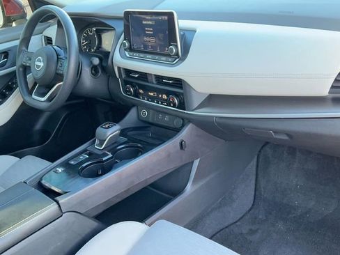 Used 2023 Nissan Rogue SV image 26