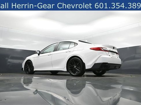 Used 2025 Toyota Camry SE w/ Convenience Package FWD image 41