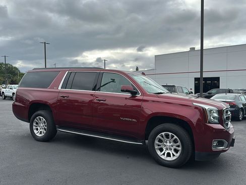 Used 2019 GMC Yukon XL SLT w/ Open Road Package AWD/4WD image 7