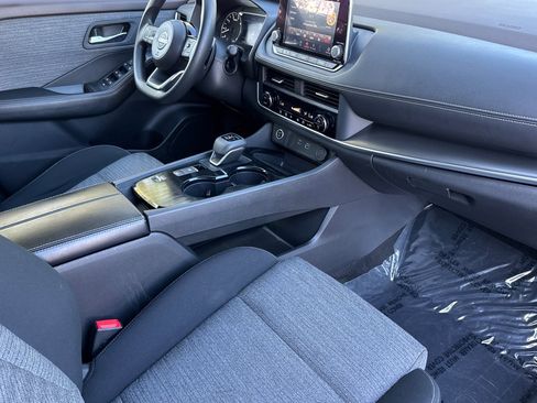 Certified 2023 Nissan Rogue SV image 18