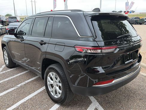 Used 2023 Jeep Grand Cherokee Limited w/ Luxury Tech Group II image 5