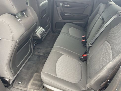 Used 2014 Chevrolet Traverse LT image 9