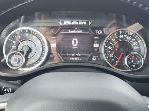 Used 2022 RAM 1500 Laramie AWD/4WD image 17