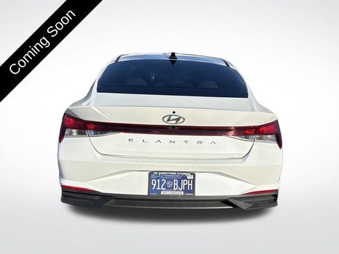 Used 2022 Hyundai Elantra SEL w/ Convenience Package FWD image 6