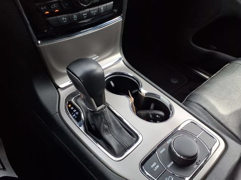 Used 2021 Jeep Grand Cherokee Limited w/ Luxury Group II AWD/4WD image 9