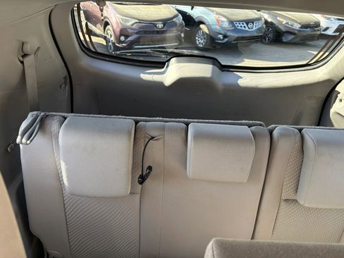 Used 2014 Toyota Highlander LE image 23