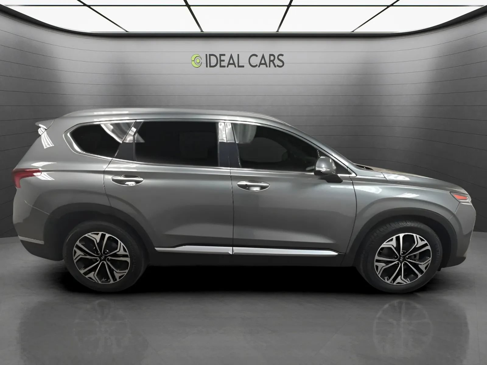 Used 2019 Hyundai Santa Fe FWD w/ Cargo Package image 4