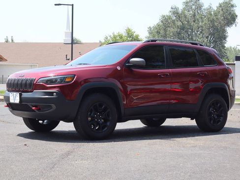 Used 2020 Jeep Cherokee Trailhawk w/ Comfort/Convenience Group AWD/4WD image 11