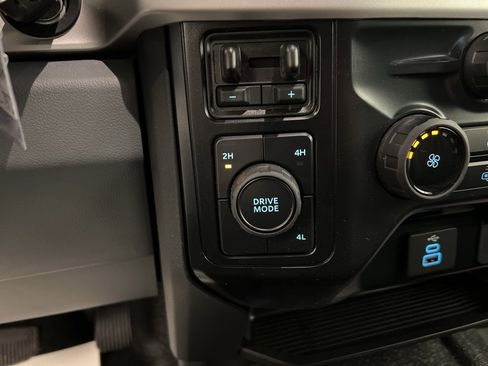 New 2026 Ford F550 4x4 Regular Cab Super Duty image 13