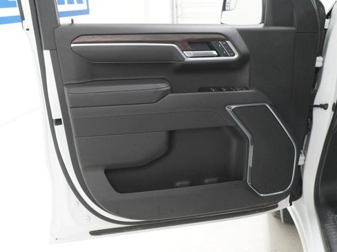 Used 2025 GMC Sierra 1500 SLT RWD image 18